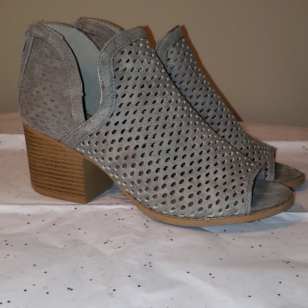 Qupid block heel open toe shoes- size 8.5
